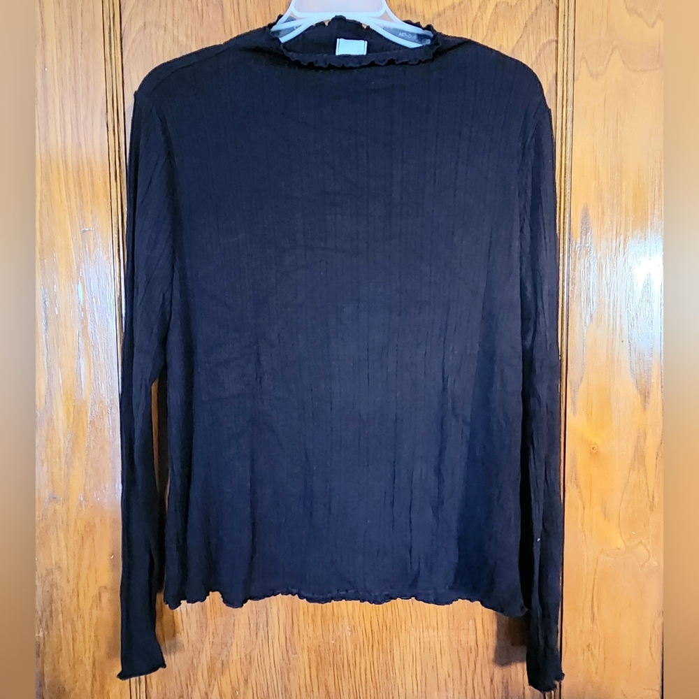 Black H&M Fitted Ribbed Tee with Mockneck in Size XL